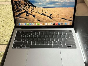 1819 岁 macbookpro 高清版本，苹果经典机型，性能强劲，工艺精湛