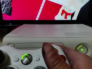 xbox360 播放电影的方法是什么？